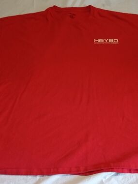 HEYBO Men's Short Sleeve Crewneck T‑Shirt in Red